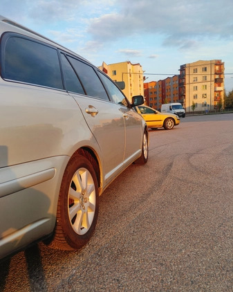 Toyota Avensis cena 19900 przebieg: 319000, rok produkcji 2006 z Ełk małe 191